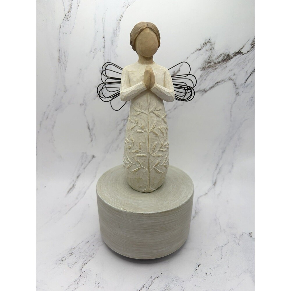 Willow Tree Musical Angel Figurine That Plays 'Amazing Grace' 2010 Susan Lordi